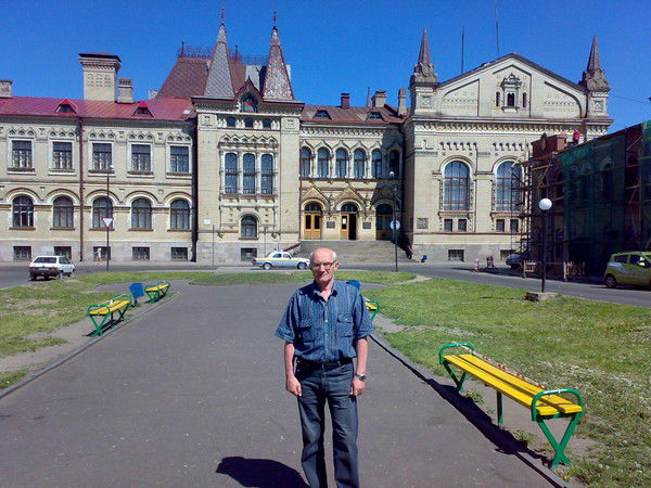 Геннадий Брокерт