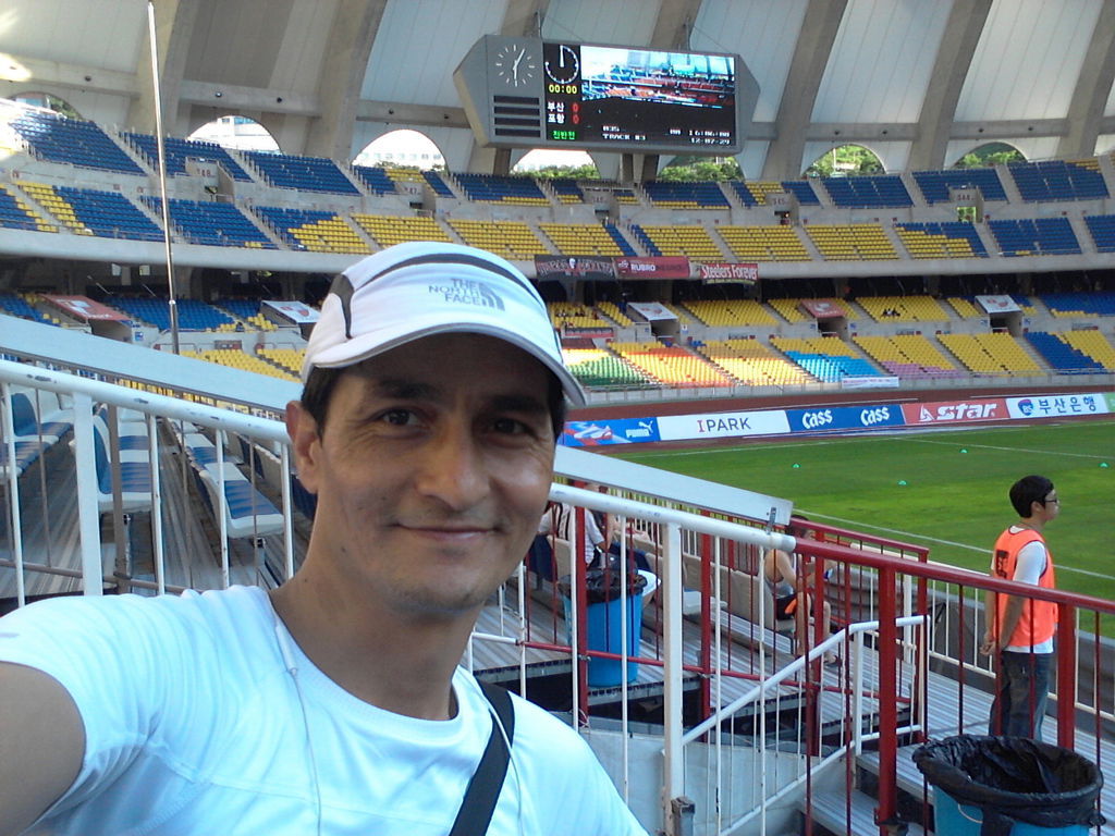 Икром Аъзамов