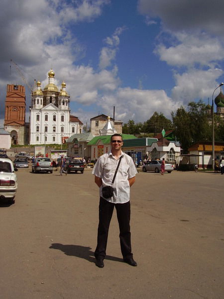 Максим Николаев