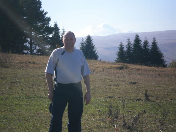 Михаил Мельников