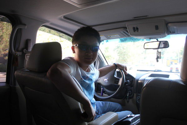 Володя Югай