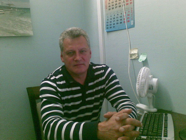 Юрий Маслов