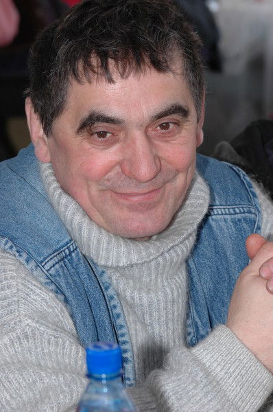 Агзам Кадиков