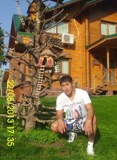 Данияр Алиев