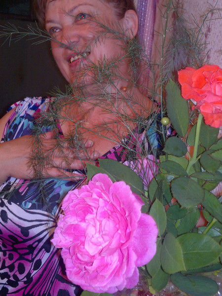 Любовь Попова