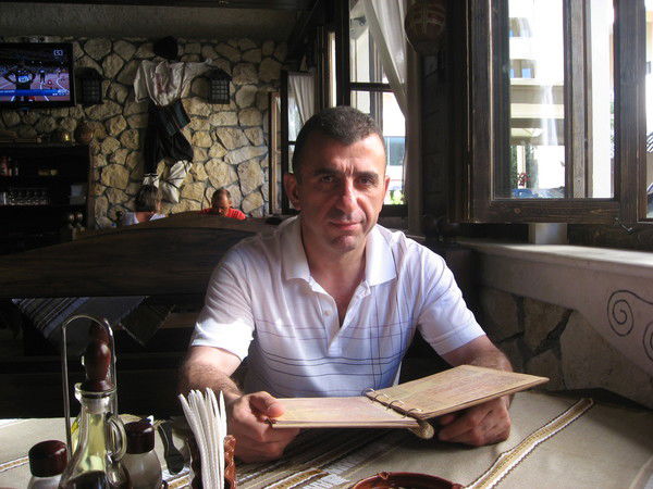 Армен Гюльназаров