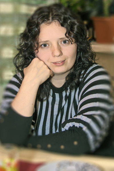 Лена Попова