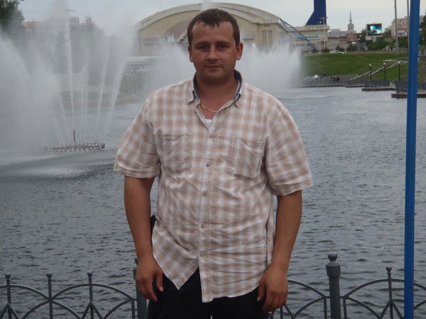 Александр Нездолей