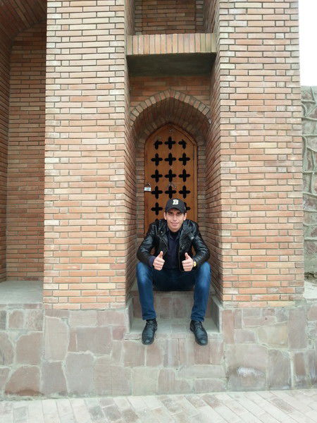 Алишер Собир