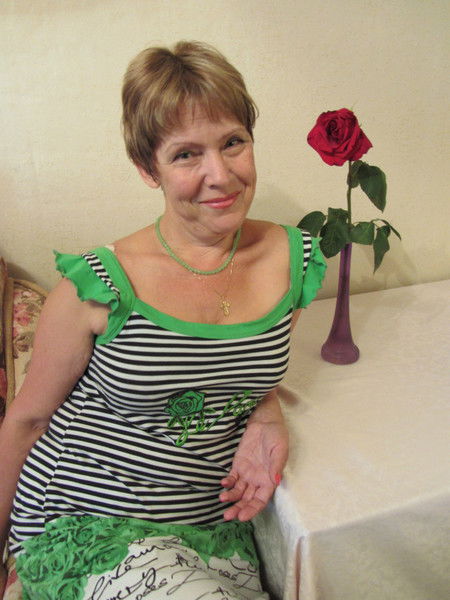 Людмила Петрова