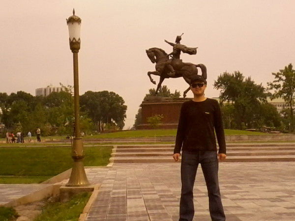 Денис Тихонов