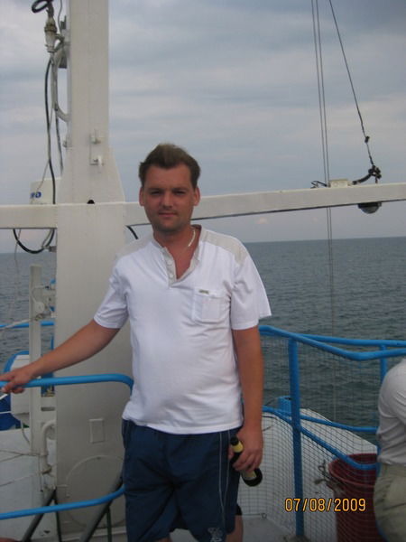 Алексей Тихонов