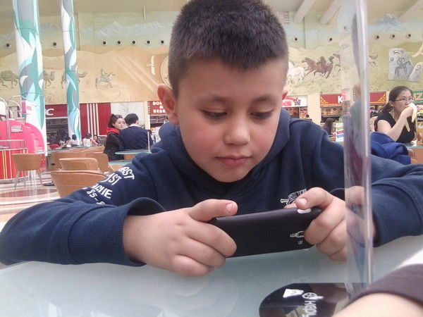 Амир Маханов