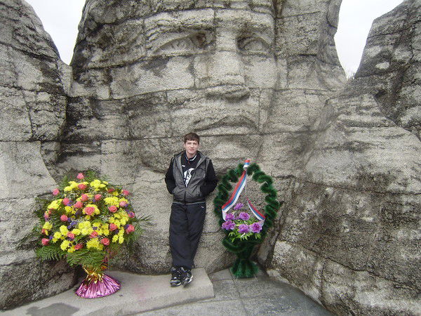 Валентин Неважно