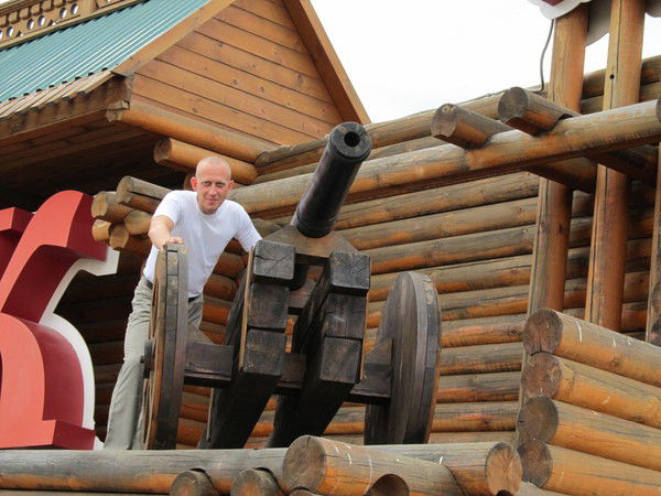 Роман Титов