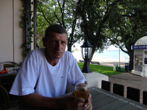 Александр Суханов