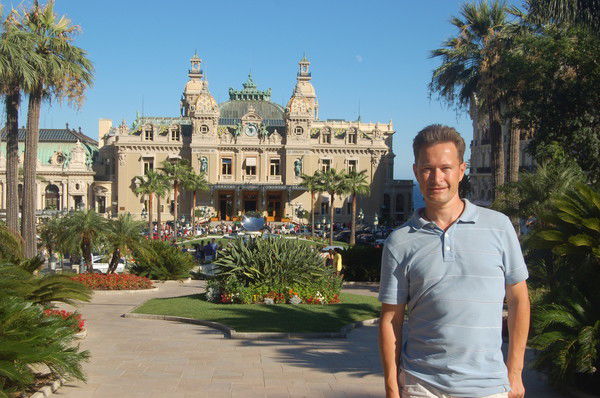 Олег Россохин