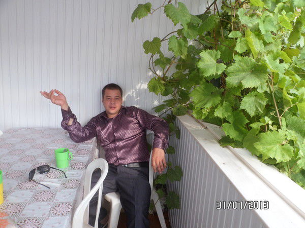 Саша Ларионов