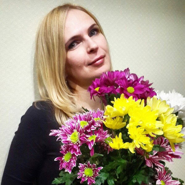 Оля Фролова