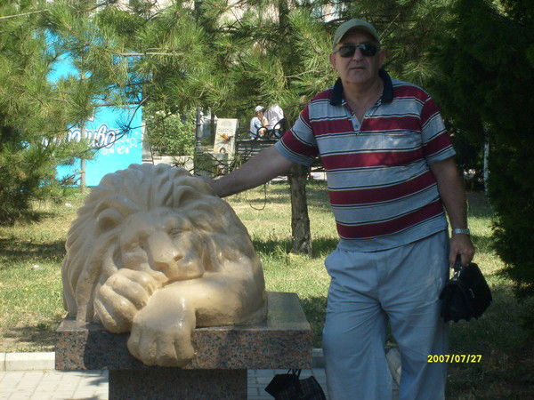 Анатолий Величко