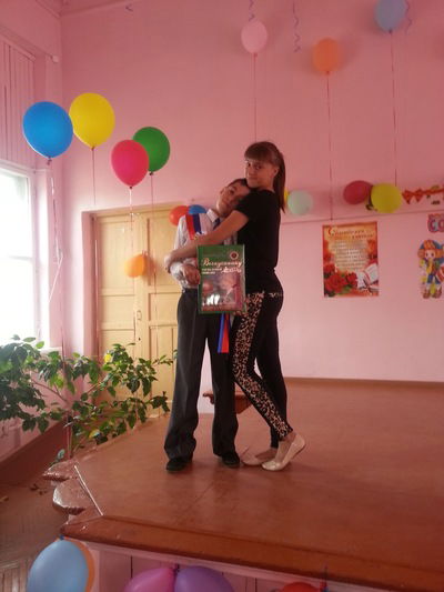 Вика Как-У-Брата