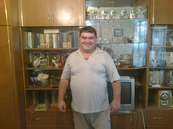 Олег Холодов