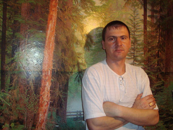 Андрей Леонов