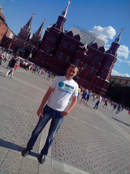 Максим Сурков