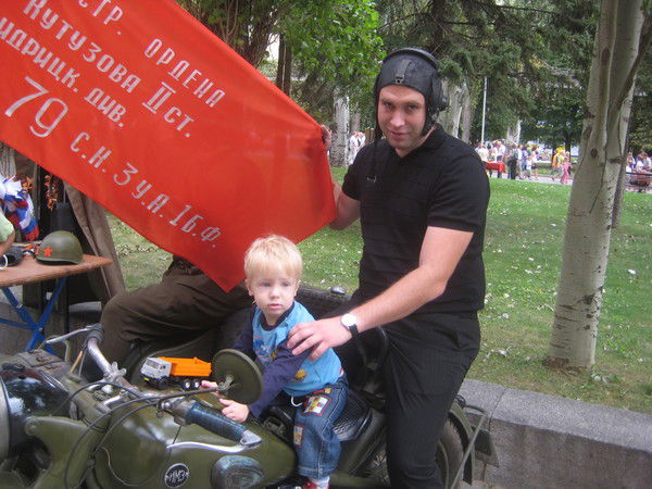 Михаил Пахомов