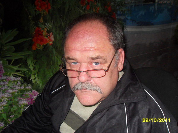 Павел Стариков