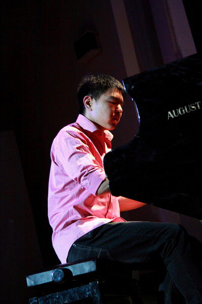 Дмитрий Хен