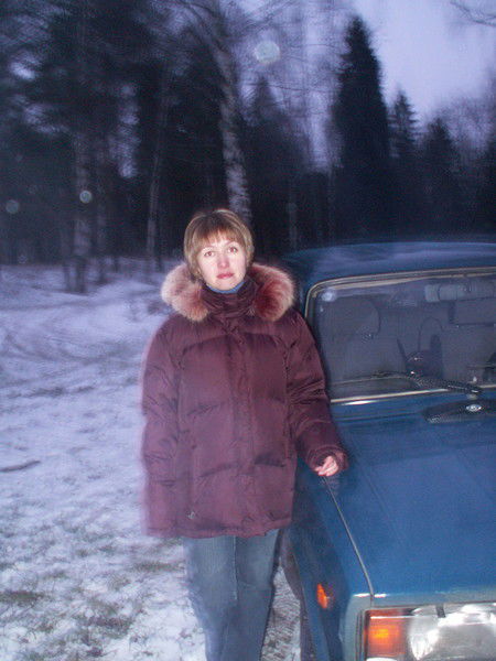 Лена Басова