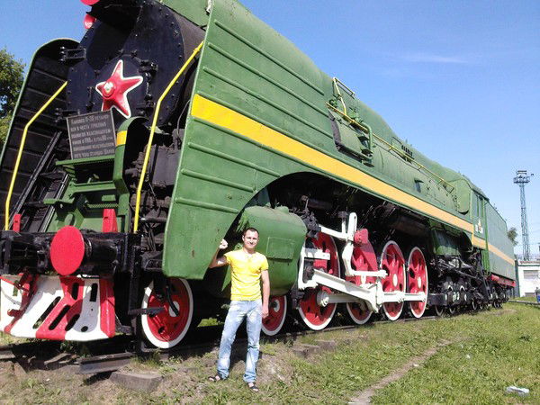 Анатолий Угланов