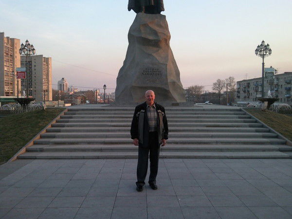 Владимир Пешков