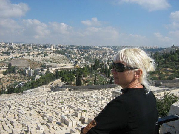 Лилия Нежная