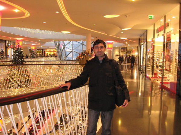 Рустам Хайров