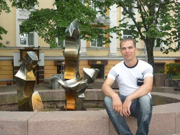 Константин Нилов