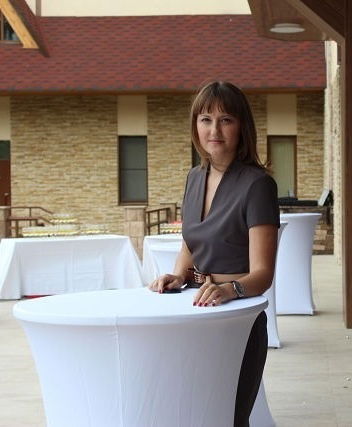 Елена Земскова