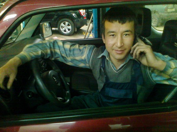 Гофур Гулям