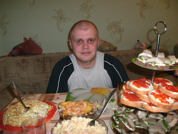 Денис Голозов