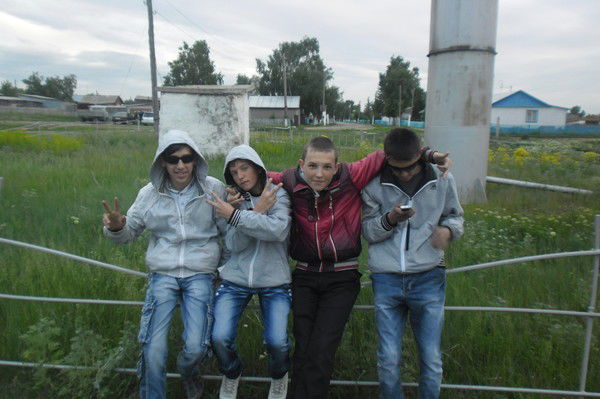 Толян Пличков