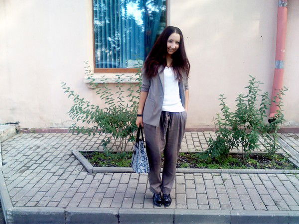 Настюша Колесникова