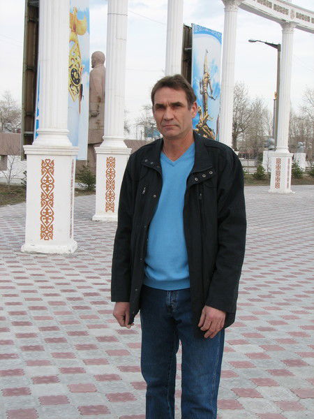 Юрий Петров