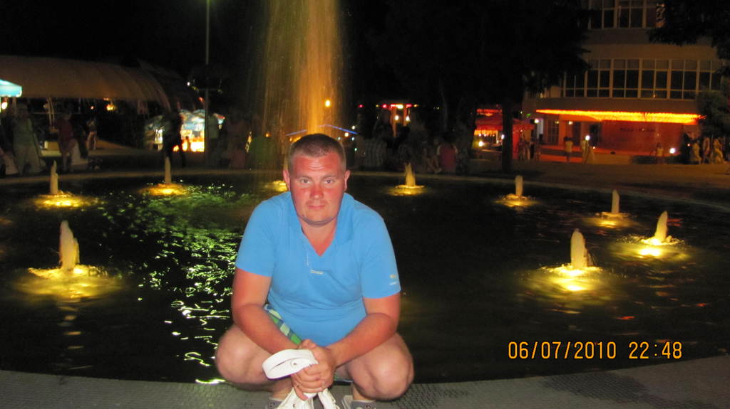 Стас Романов