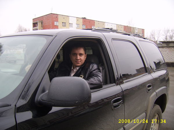 Максим Белоусов