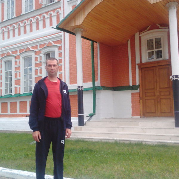 Николай Комаров