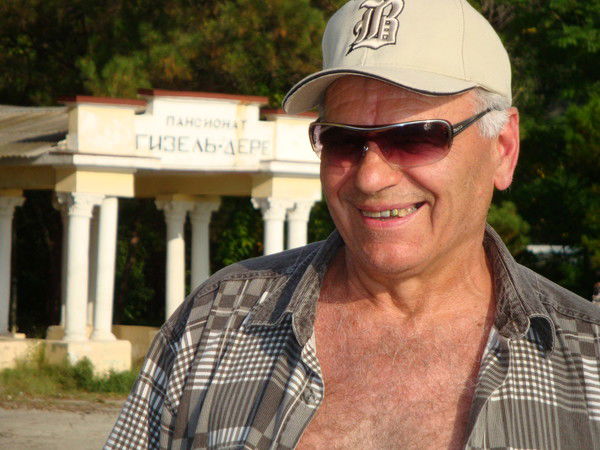 Александр Вознюк