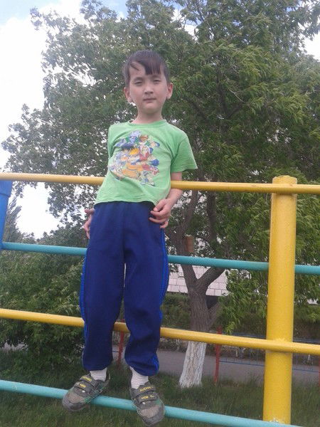 Ислам Женаев