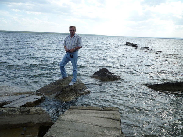 Владимир Розеватов