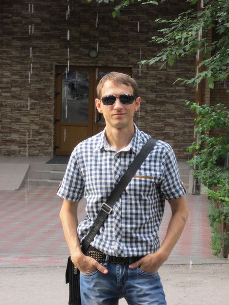 Владимир Парьев